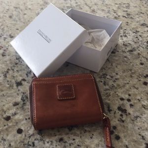 Dooney & Bourke wallet